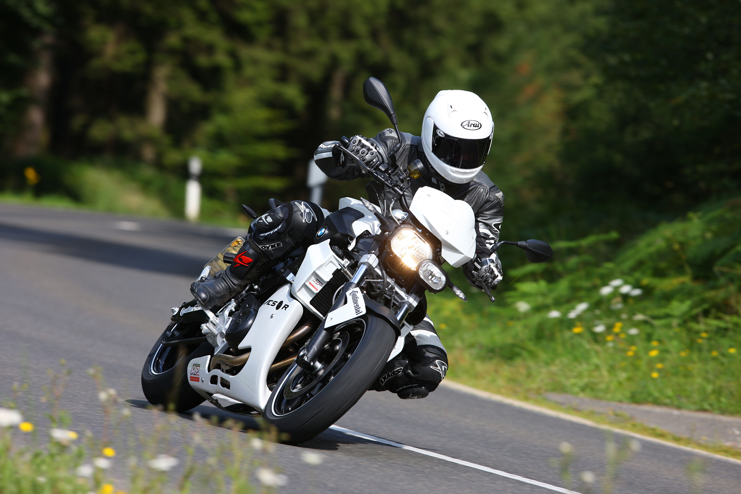 Лучший магазин мотоциклетных шлемов: обеспечение безопасности и стиля на открытой дороге post thumbnail image